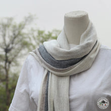Load image into Gallery viewer, Kaschmir Schal "Kafal" (काफल)