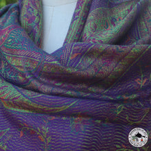 Charger l'image dans la galerie, Seidenschal "Hemja" (हेम्जा)