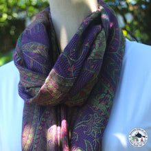 Charger l'image dans la galerie, Seidenschal "Hemja" (हेम्जा)