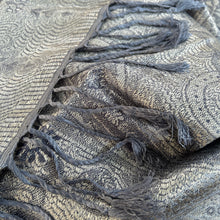 Load image into Gallery viewer, Seidenschal "Ramurama" (रामुरमा)