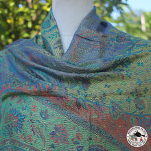 Load image into Gallery viewer, Seidenschal "Num Ri"