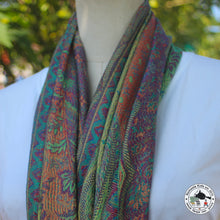 Load image into Gallery viewer, Seidenschal "Num Ri"