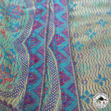 Load image into Gallery viewer, Seidenschal "Num Ri"