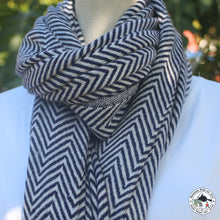 Load image into Gallery viewer, Kaschmir Schal "Bhadrakali" (भद्रकाली)