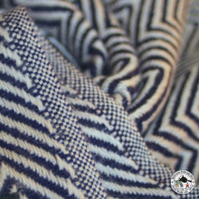 Load image into Gallery viewer, Kaschmir Schal "Bhadrakali" (भद्रकाली)