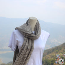 Load image into Gallery viewer, Kaschmir Schal "Dhadhing" (धादिङ)