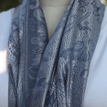 Load image into Gallery viewer, Seidenschal "Ramurama" (रामुरमा)