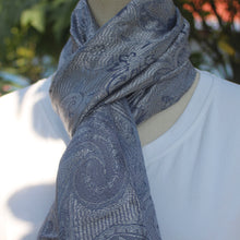 Load image into Gallery viewer, Seidenschal "Ramurama" (रामुरमा)