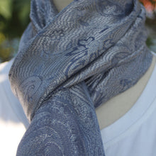 Load image into Gallery viewer, Seidenschal "Ramurama" (रामुरमा)