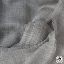 Load image into Gallery viewer, Kaschmir Schal "Vasatigrih" (वसतिग्रि)