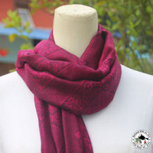 Charger l'image dans la galerie, Seidenschal "Pahiran" (पहिरन)