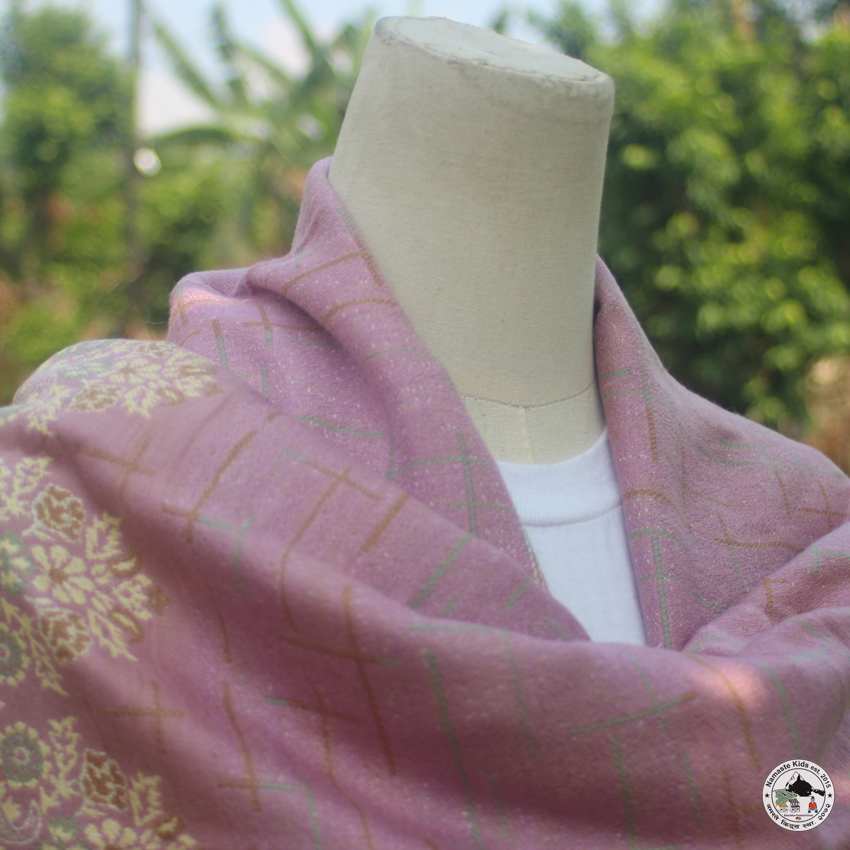 Tuch "Dhub" – Rosa, handgewebt