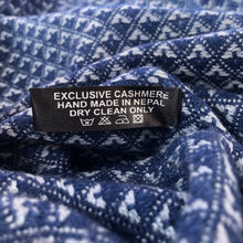 Charger l'image dans la galerie, Kaschmir Decke "Kowang" (कोवाङ)