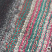 Charger l&#39;image dans la galerie, Kaschmir Schal &quot;Attar&quot; ( अत्तर )