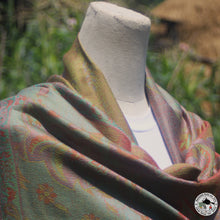 Charger l'image dans la galerie, Seidenschal "Suryakiran" (सूर्यकिरण)