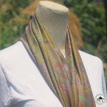 Charger l'image dans la galerie, Seidenschal "Suryakiran" (सूर्यकिरण)