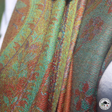 Charger l'image dans la galerie, Seidenschal "Suryakiran" (सूर्यकिरण)