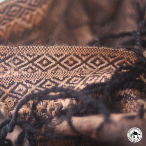 Seidenschal  "Matka" ( माटका )