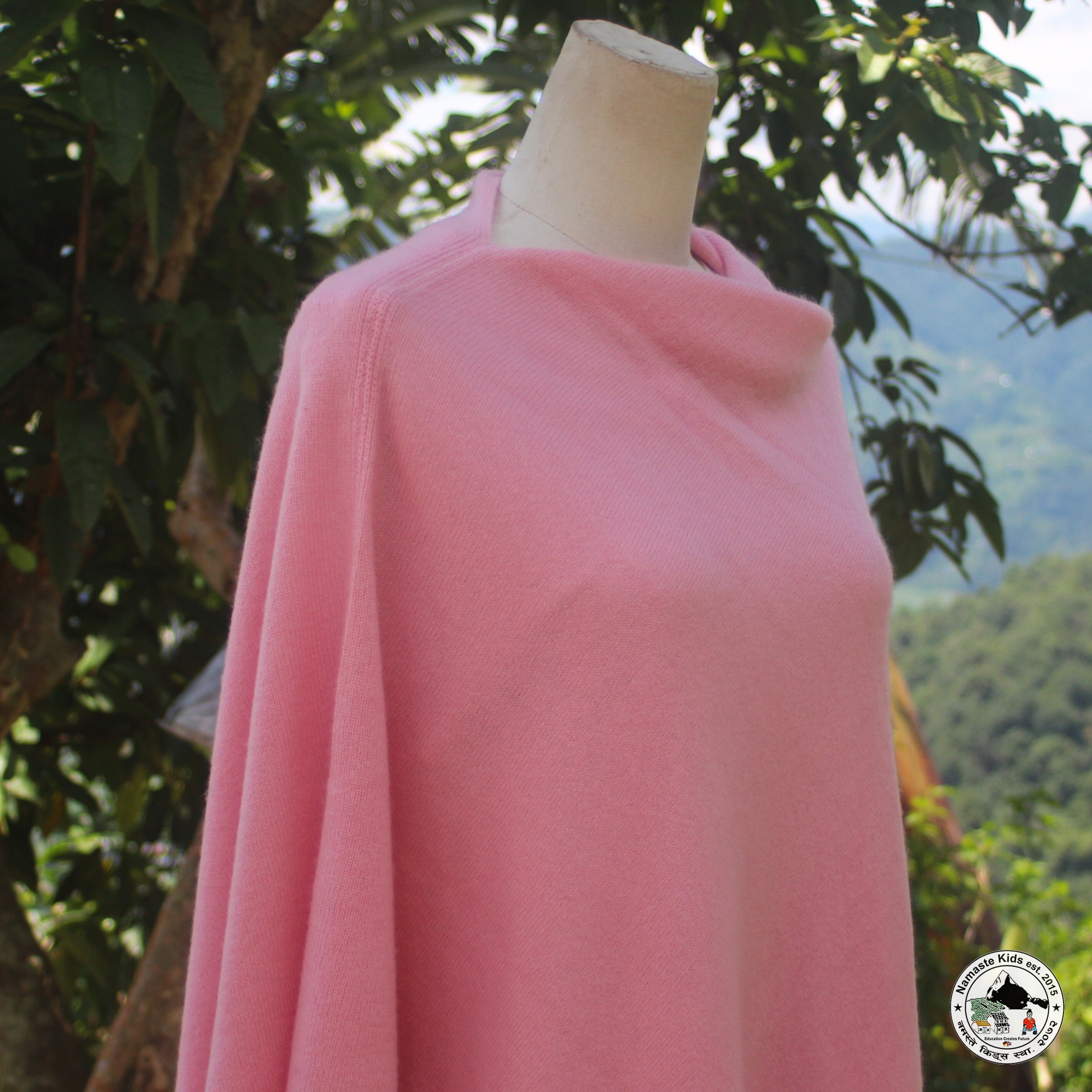 Handgewebter Kaschmir Poncho "Ghahana" (घहना)
