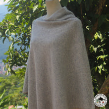 Load image into Gallery viewer, Handgewebter Kaschmir Poncho &quot;Fulmala&quot; ( फूलमाला )