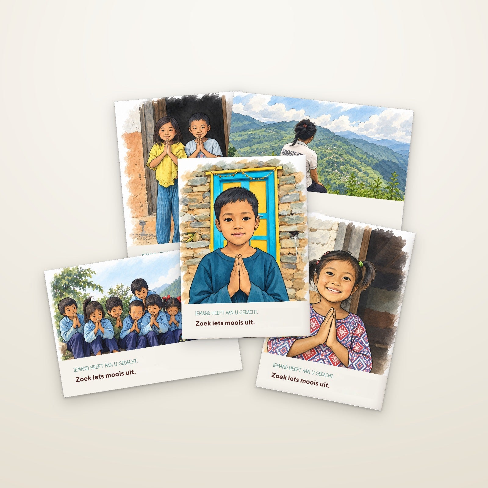 Cadeaubonkaarten van Namaste Kids, uitgewaaierd op een lichte ondergrond