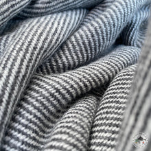 Charger l'image dans la galerie, Kaschmir Decke "Itumbaha" (इटुम्बा)