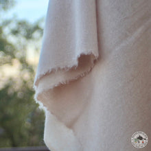Load image into Gallery viewer, Kaschmir Schal &quot; Sisne&quot; (सिस्ने)