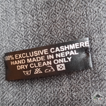 Load image into Gallery viewer, Kaschmir Schal &quot;Kalikot&quot; (काली)