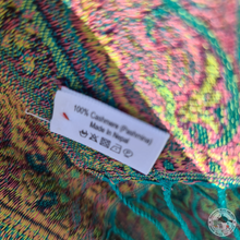 Load image into Gallery viewer, Seidenschal "Cho Polu" (चो पोलु)