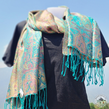 Load image into Gallery viewer, Seidenschal "Cho Polu" (चो पोलु)