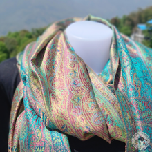 Load image into Gallery viewer, Seidenschal "Cho Polu" (चो पोलु)